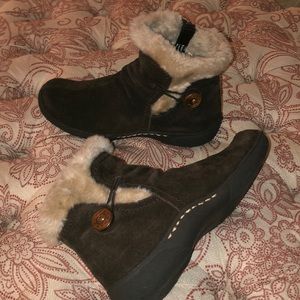 BASS Natasha brown suede zip up booties